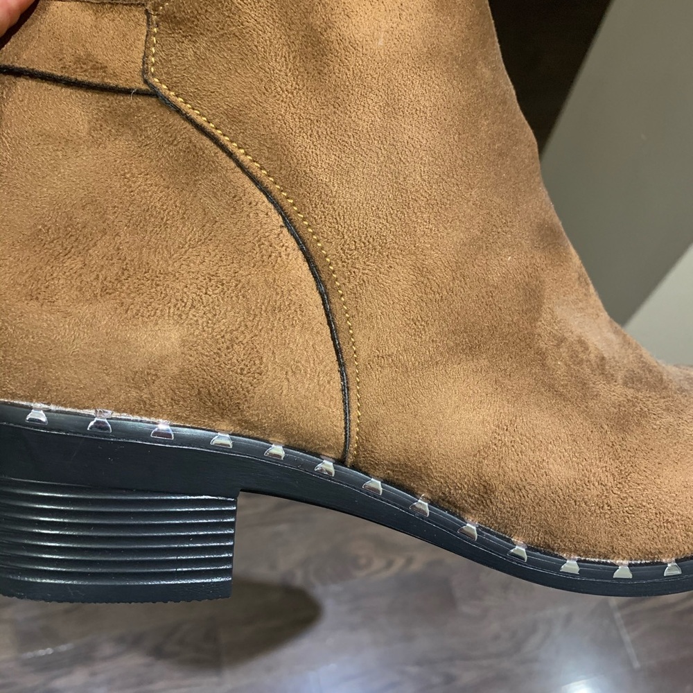 Brown boots - Picture 2 of 7